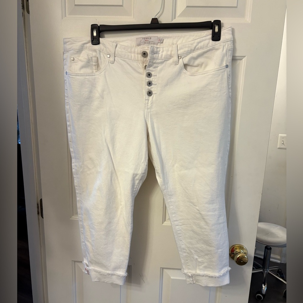 Torrid White Crop 16